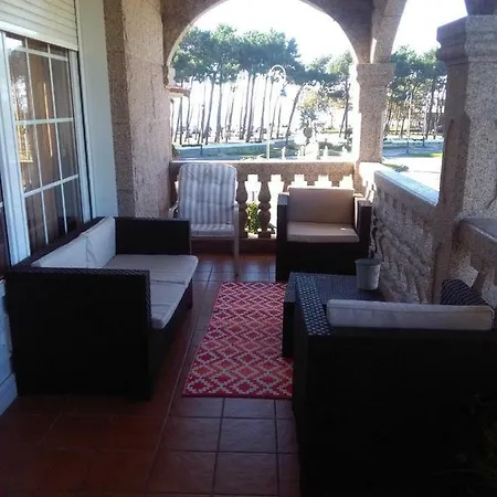 Piso En Playa Samil Apartment *